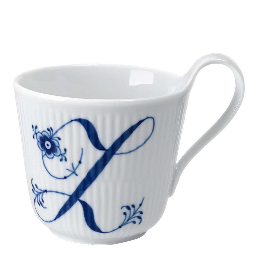 Läs mer om Royal Copenhagen - Blue Fluted Pl Alphabet mugg 33 cl Z