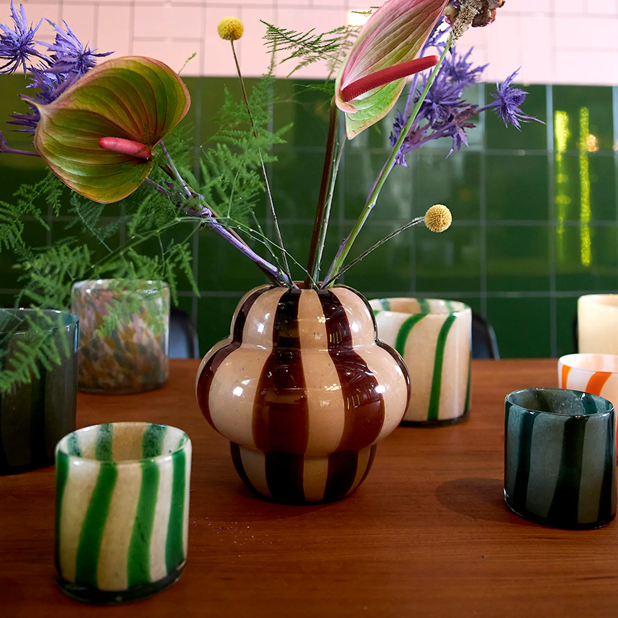 ByOn Calore vase/lyslykt 15x15 cm grønn/beige stripete