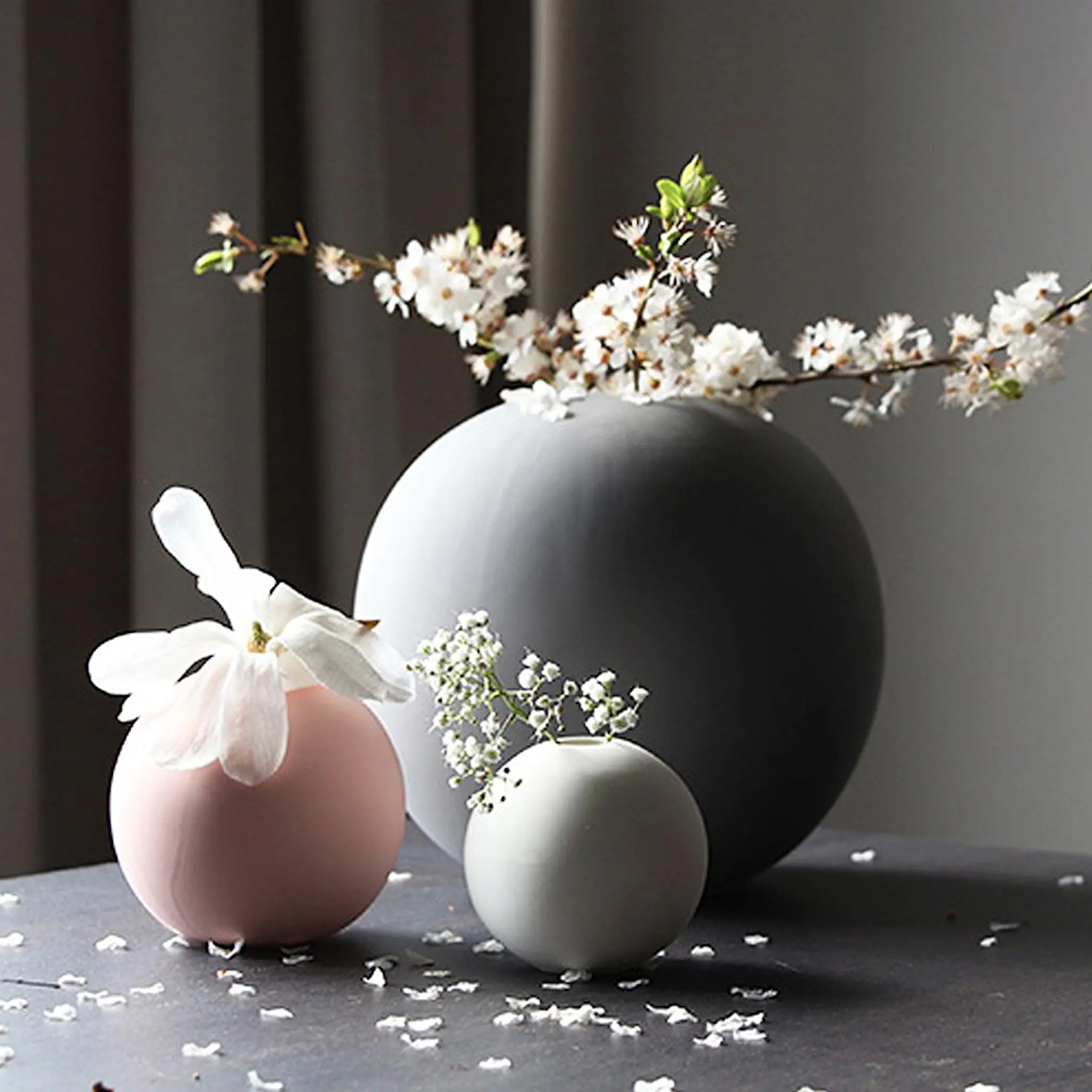Cooee Ball vase 8 cm hvit
