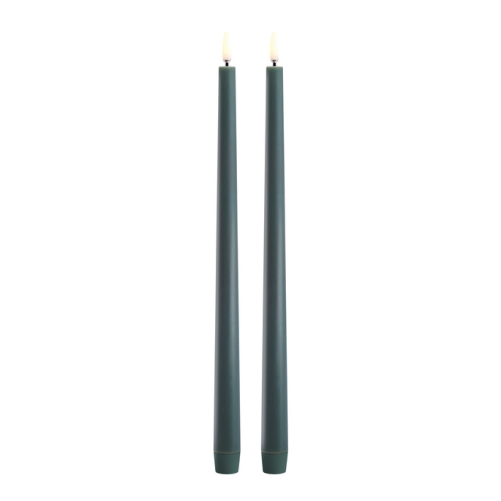 Uyuni Lighting – Taper Candles slim LED-kronljus 2,3×32 cm 2-pack mörkgrön