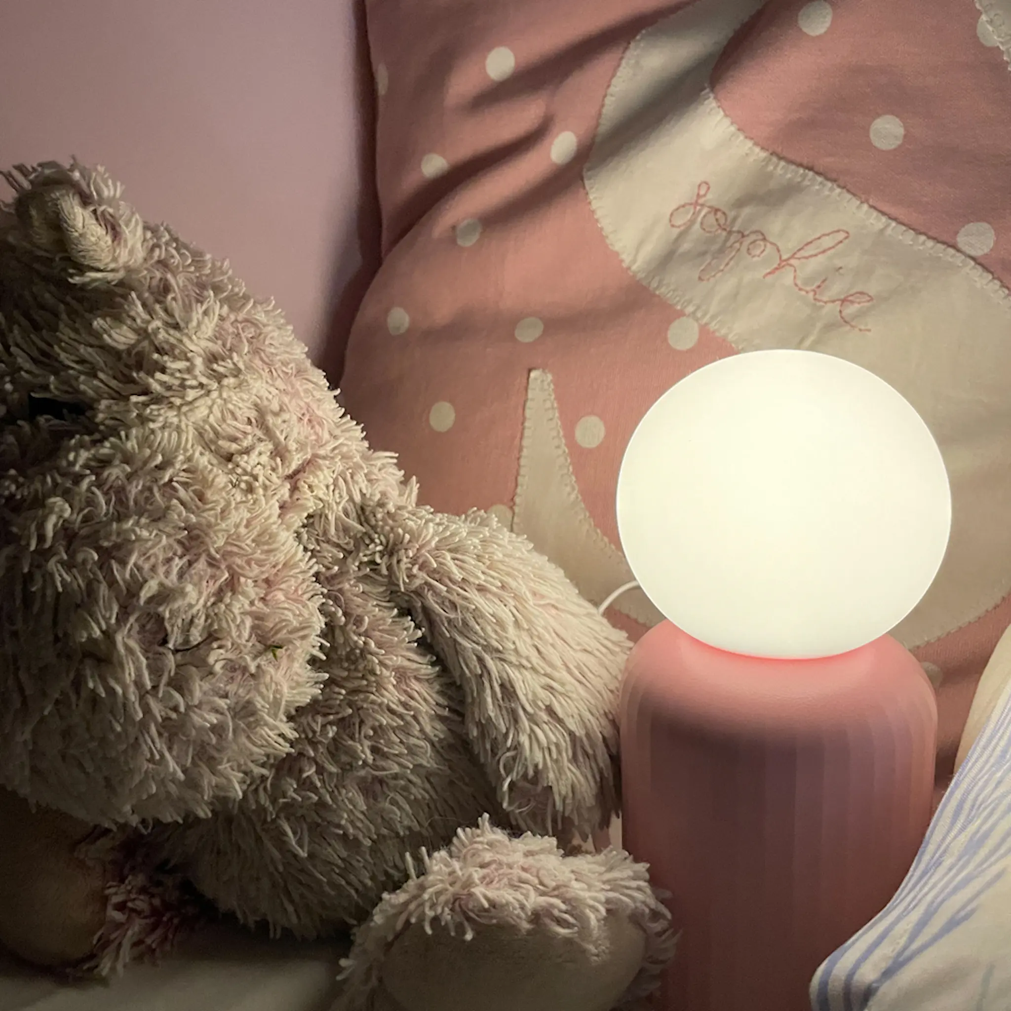 Lund London Skittle Lampa med Laddare Pink