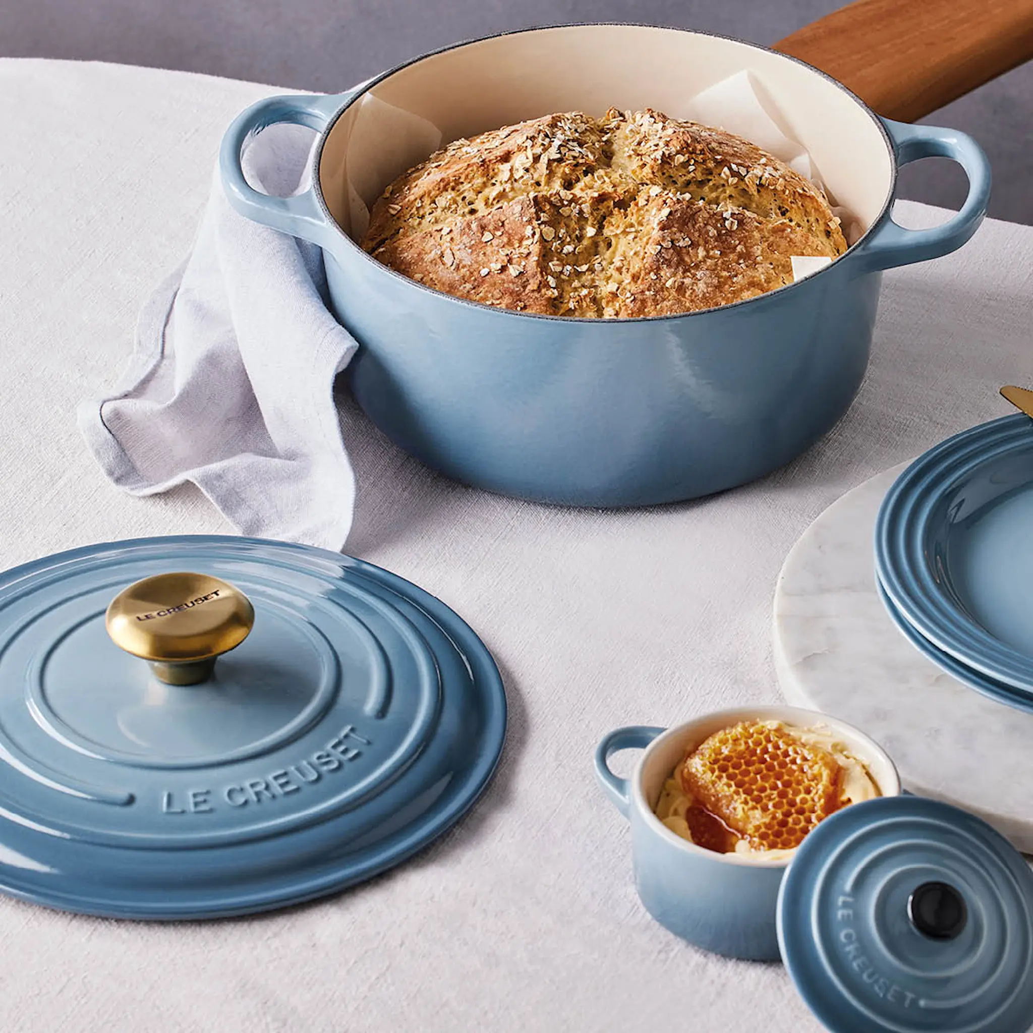 Le Creuset Signature rund gryte 6,7L chambray/gull