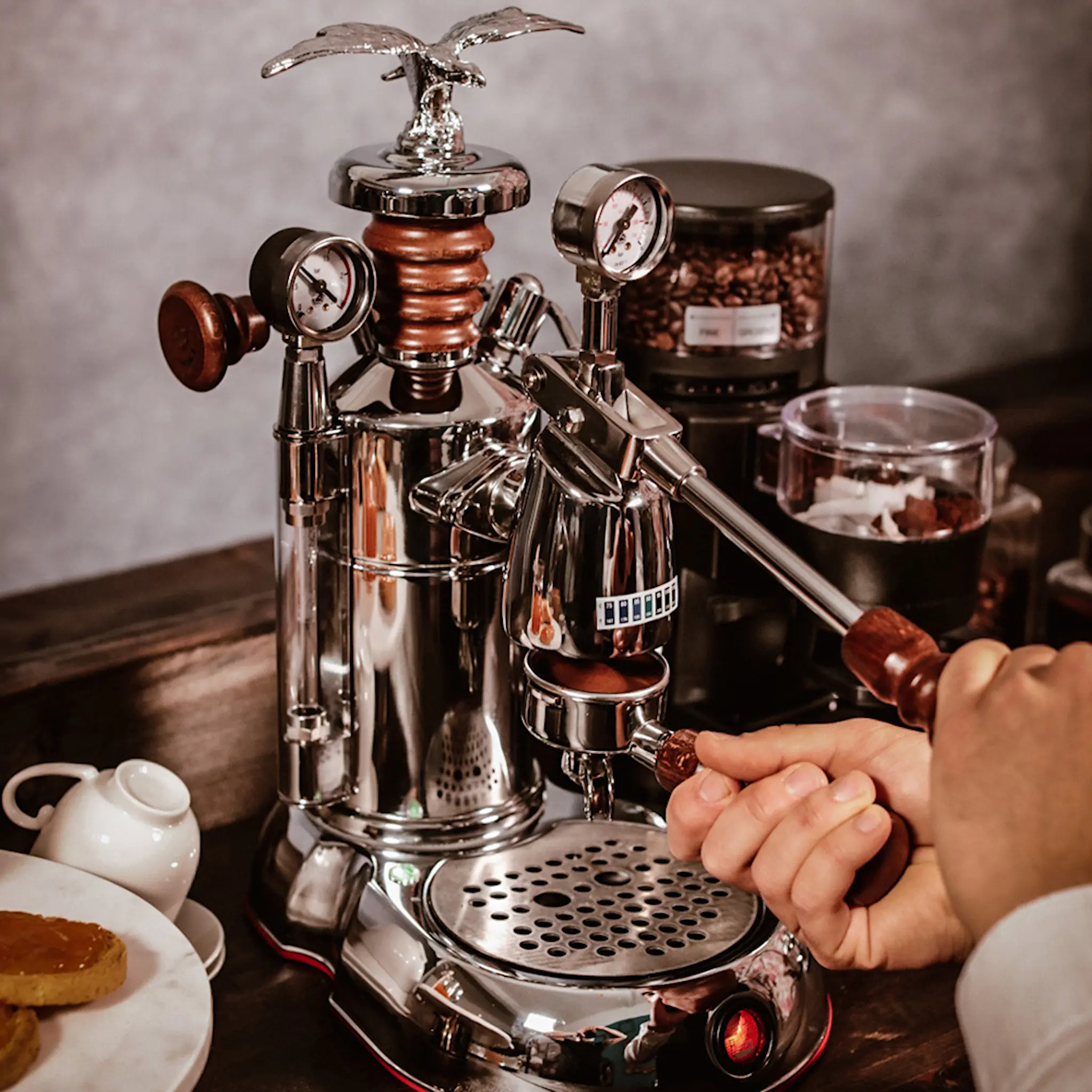 La Pavoni Esperto manuell kaffemaskin m hevearm 950W krommet messing